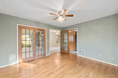1045 Linda Lane Lake Holiday IL 60548