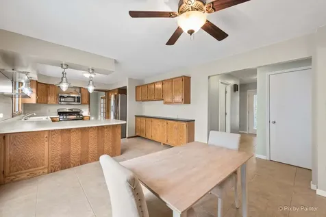 1045 Linda Lane Lake Holiday IL 60548