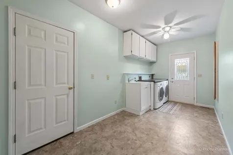 1045 Linda Lane Lake Holiday IL 60548