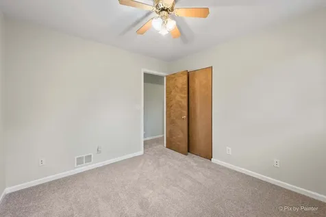 1045 Linda Lane Lake Holiday IL 60548