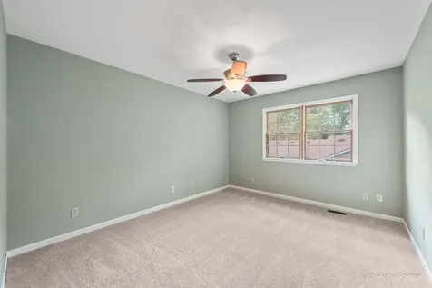 1045 Linda Lane Lake Holiday IL 60548
