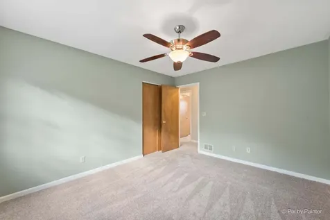 1045 Linda Lane Lake Holiday IL 60548