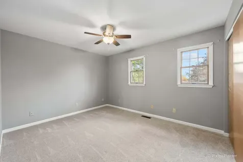 1045 Linda Lane Lake Holiday IL 60548