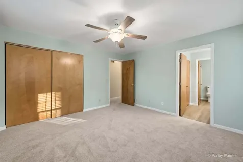 1045 Linda Lane Lake Holiday IL 60548