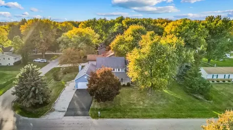 1045 Linda Lane Lake Holiday IL 60548