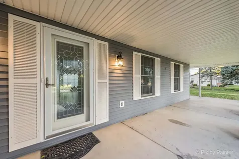 1045 Linda Lane Lake Holiday IL 60548