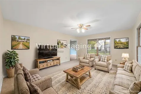 1045 Linda Lane Lake Holiday IL 60548