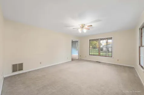 1045 Linda Lane Lake Holiday IL 60548