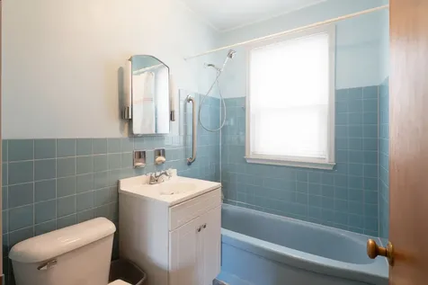 1744 Wesley Avenue Evanston IL 60201