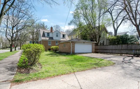 1744 Wesley Avenue Evanston IL 60201