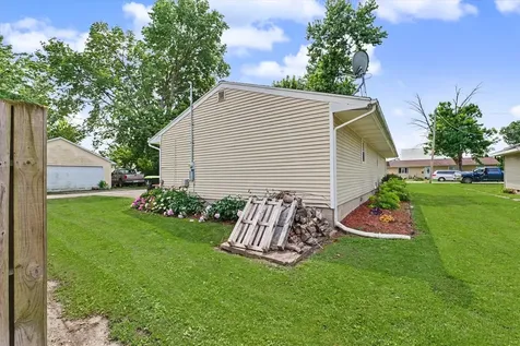 305 North Court Street Tuscola IL 61953