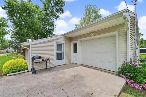 305 North Court Street Tuscola IL 61953