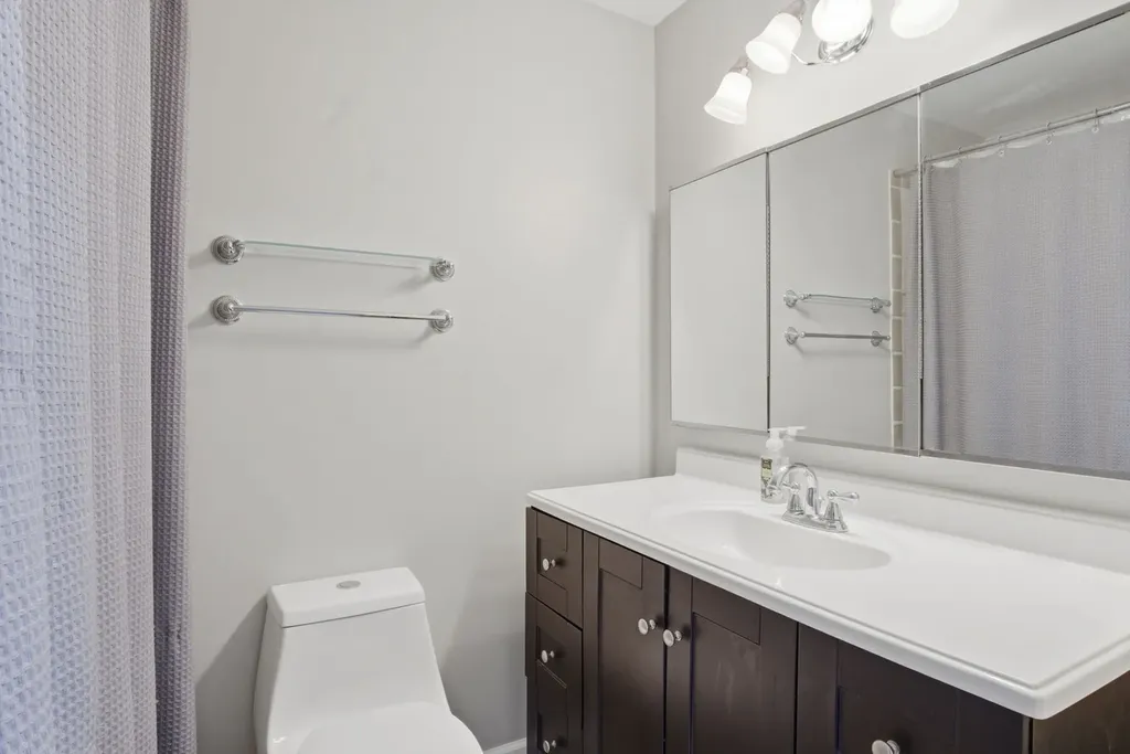 5500 Hillcrest Lane Lisle IL 60532