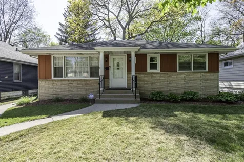 1316 North Ash Street Waukegan IL 60085