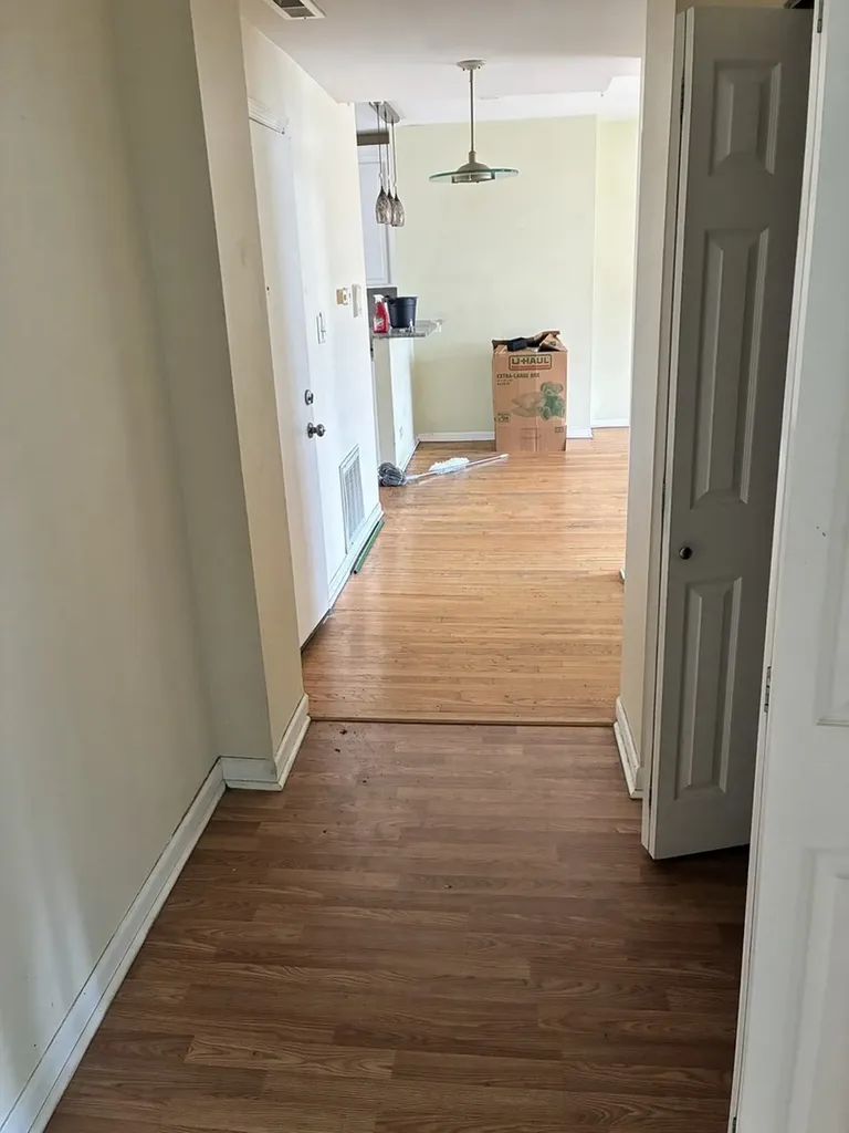 6852 South Dante Avenue Chicago IL 60637