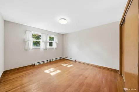 15742 Le Claire Avenue Oak Forest IL 60452