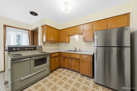 15742 Le Claire Avenue Oak Forest IL 60452