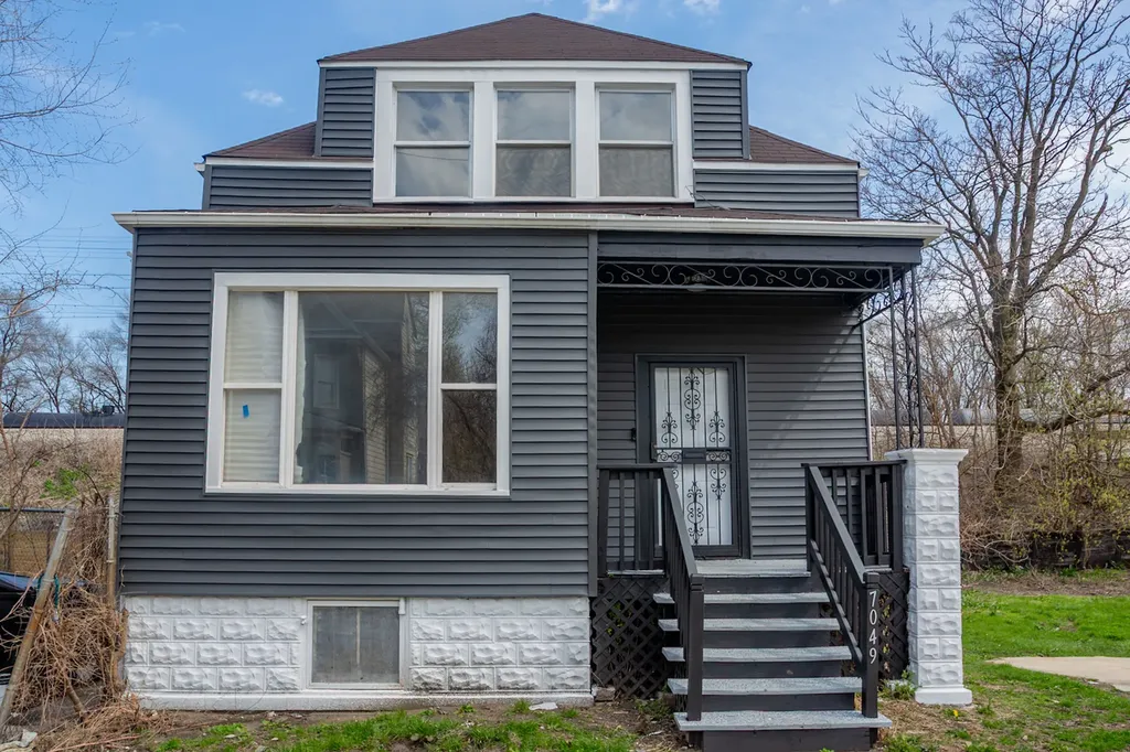 7049 South Kimbark Avenue Chicago IL 60637
