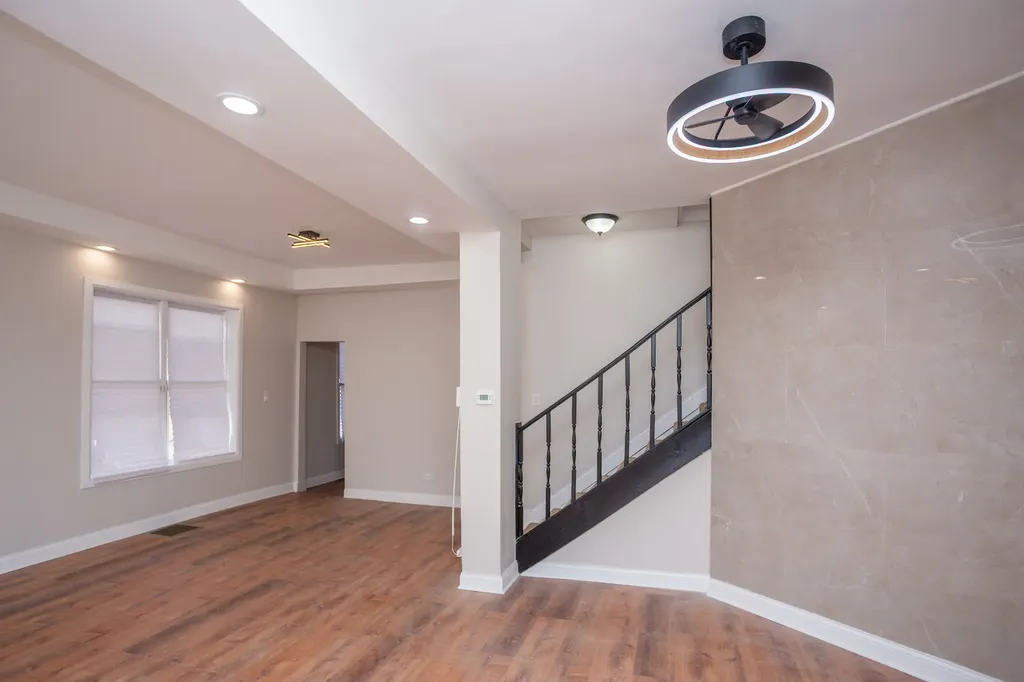 7049 South Kimbark Avenue Chicago IL 60637