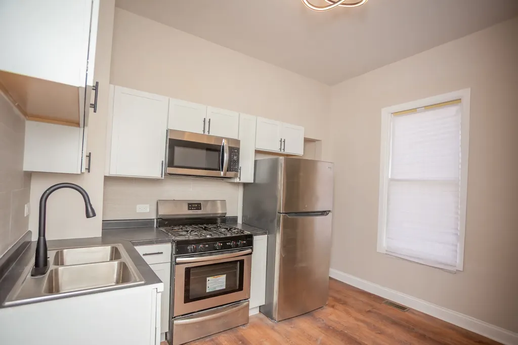7049 South Kimbark Avenue Chicago IL 60637