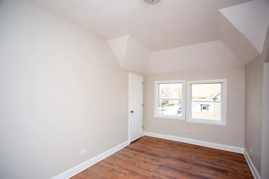 7049 South Kimbark Avenue Chicago IL 60637