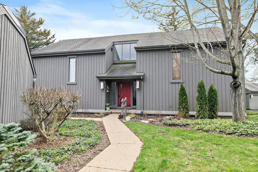 287 Deer Trail Court Lake Barrington IL 60010