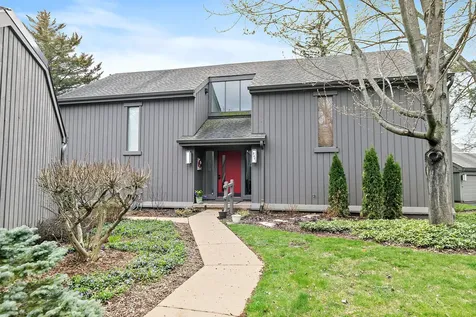 287 Deer Trail Court Lake Barrington IL 60010