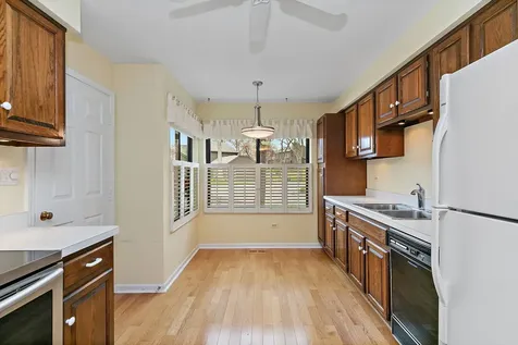 287 Deer Trail Court Lake Barrington IL 60010