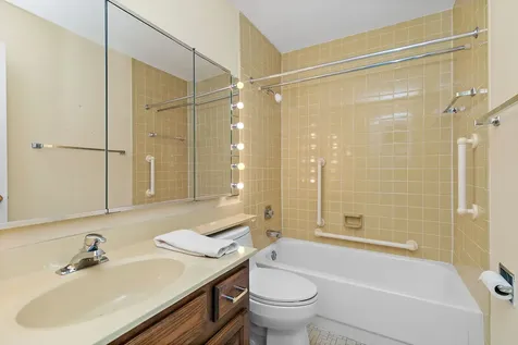 287 Deer Trail Court Lake Barrington IL 60010