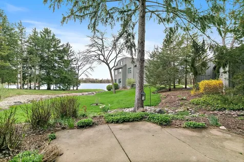 287 Deer Trail Court Lake Barrington IL 60010