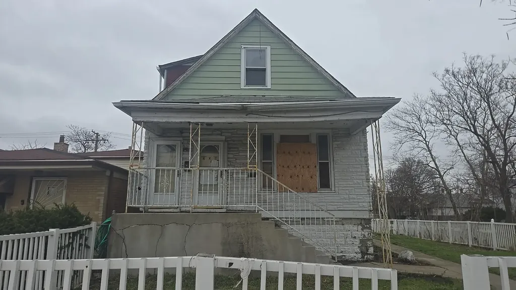 738 West 103rd Street Chicago IL 60628