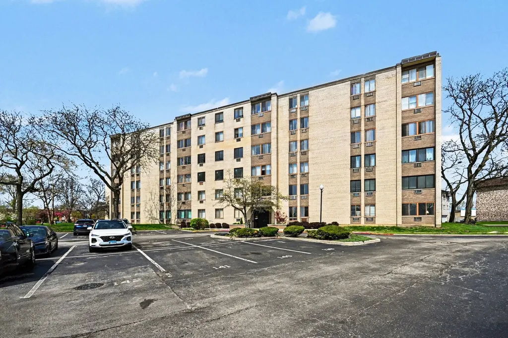 9720 South Pulaski Road Oak Lawn IL 60453