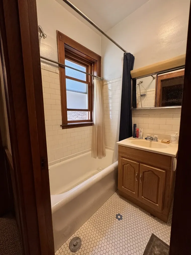4615 North Keystone Avenue Chicago IL 60630
