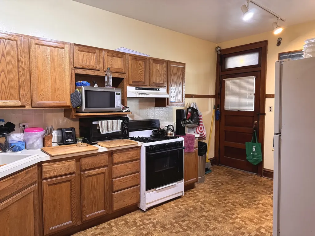 4615 North Keystone Avenue Chicago IL 60630
