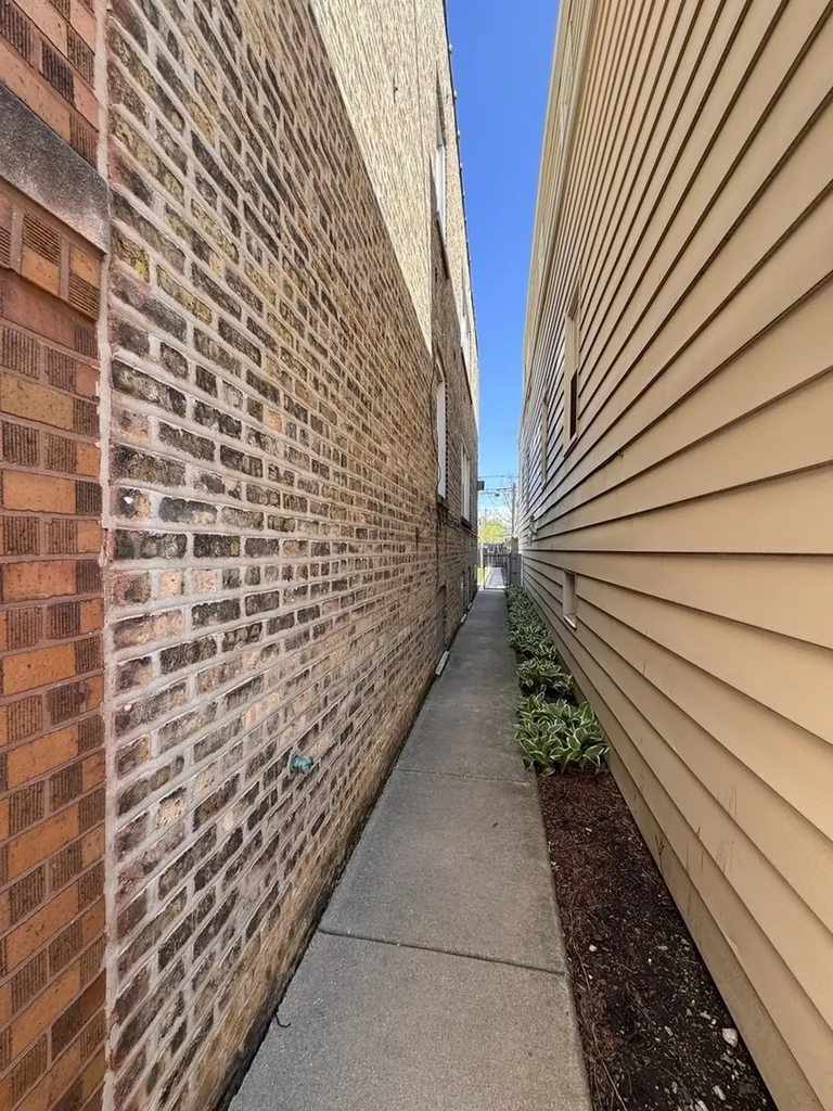 4615 North Keystone Avenue Chicago IL 60630