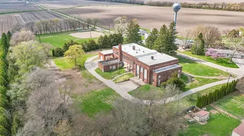 325 West South 3rd Street Deland IL 61839