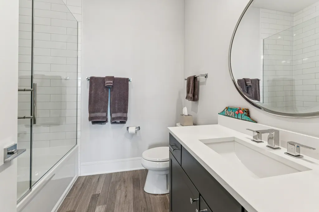 5748 North Hermitage Avenue Chicago IL 60660
