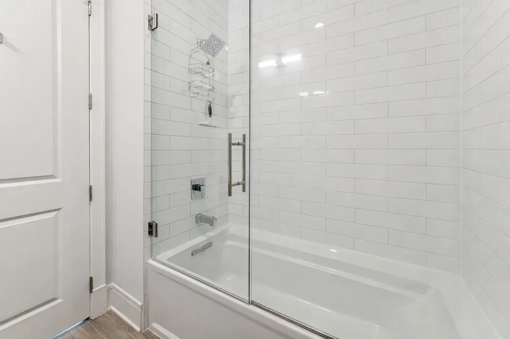 5748 North Hermitage Avenue Chicago IL 60660