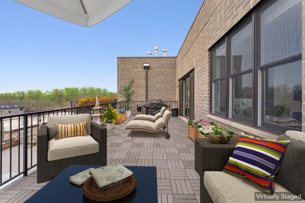 5748 North Hermitage Avenue Chicago IL 60660