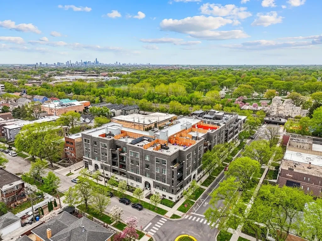 5748 North Hermitage Avenue Chicago IL 60660