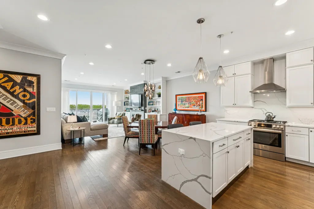 5748 North Hermitage Avenue Chicago IL 60660