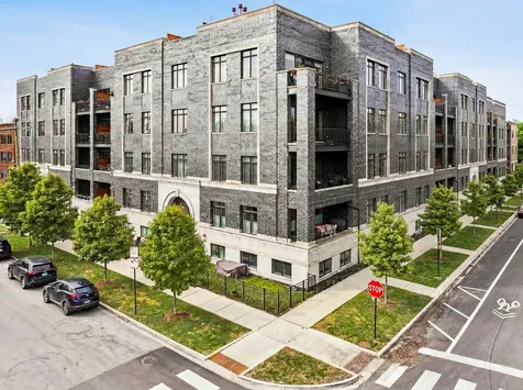5748 North Hermitage Avenue Chicago IL 60660