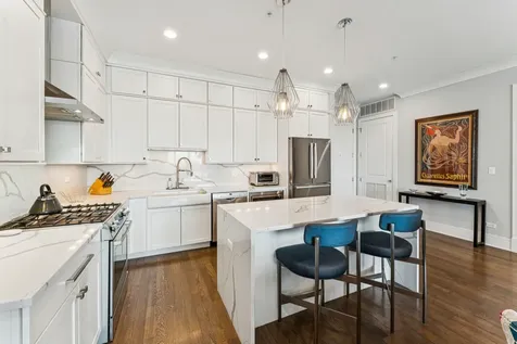 5748 North Hermitage Avenue Chicago IL 60660
