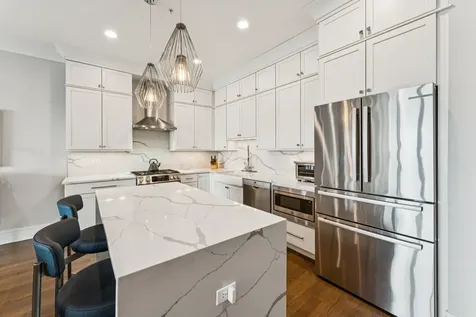 5748 North Hermitage Avenue Chicago IL 60660