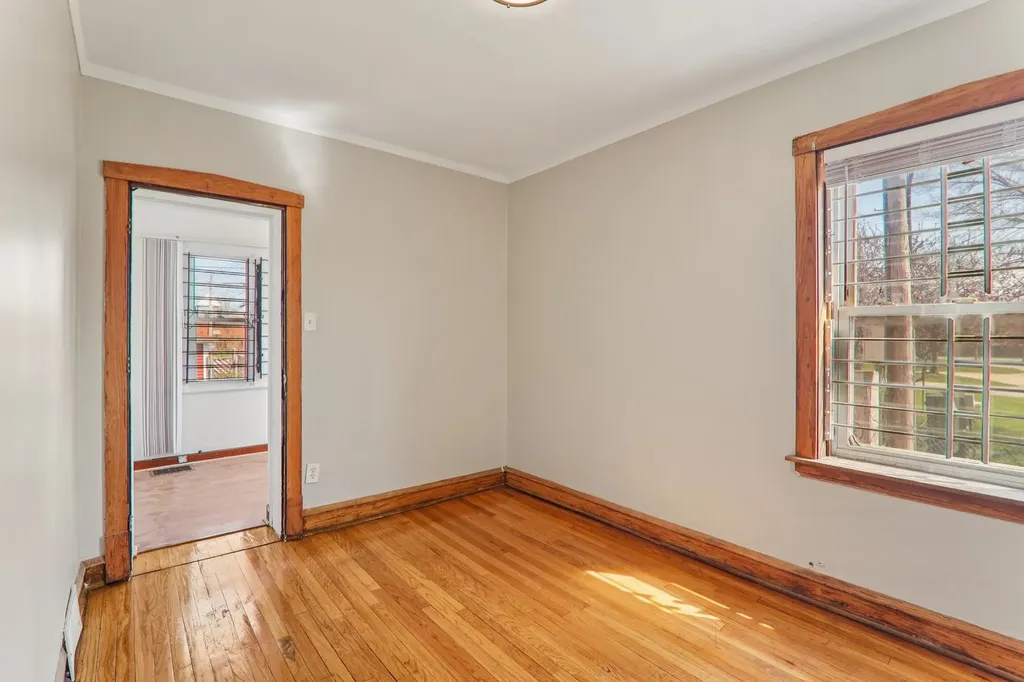 1226 West 77th Street Chicago IL 60620