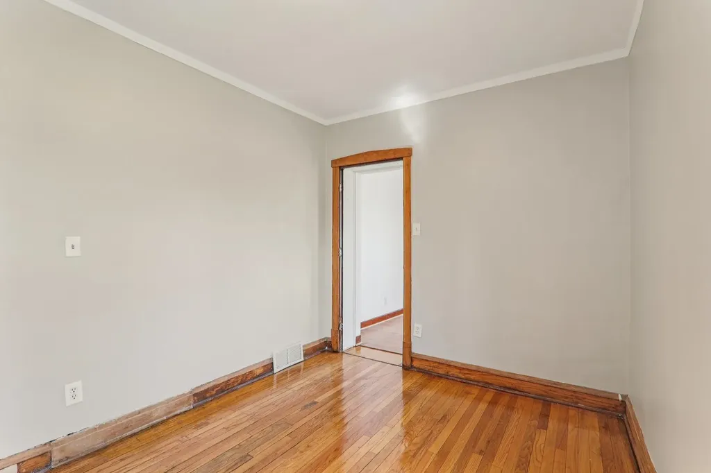 1226 West 77th Street Chicago IL 60620