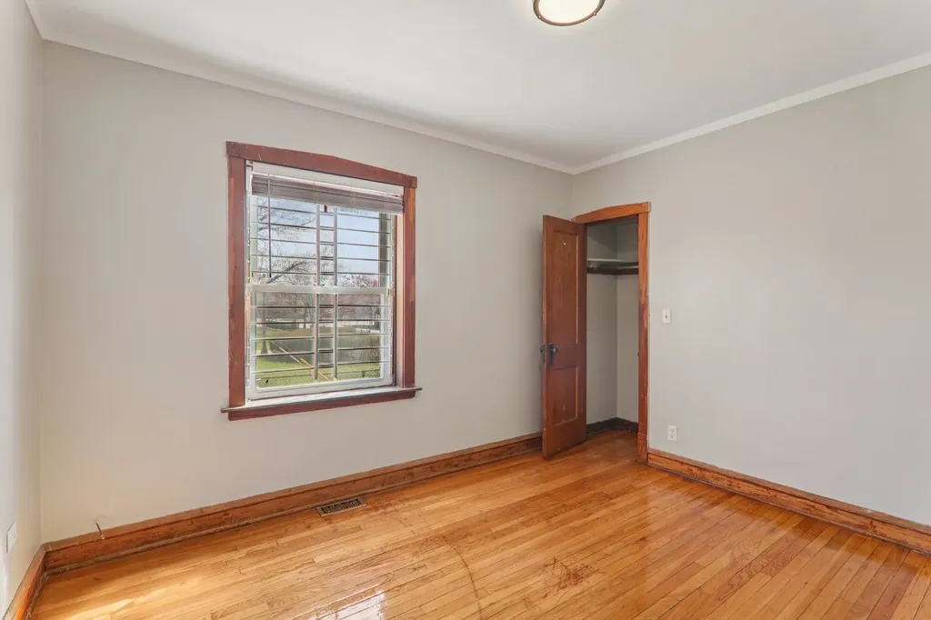 1226 West 77th Street Chicago IL 60620
