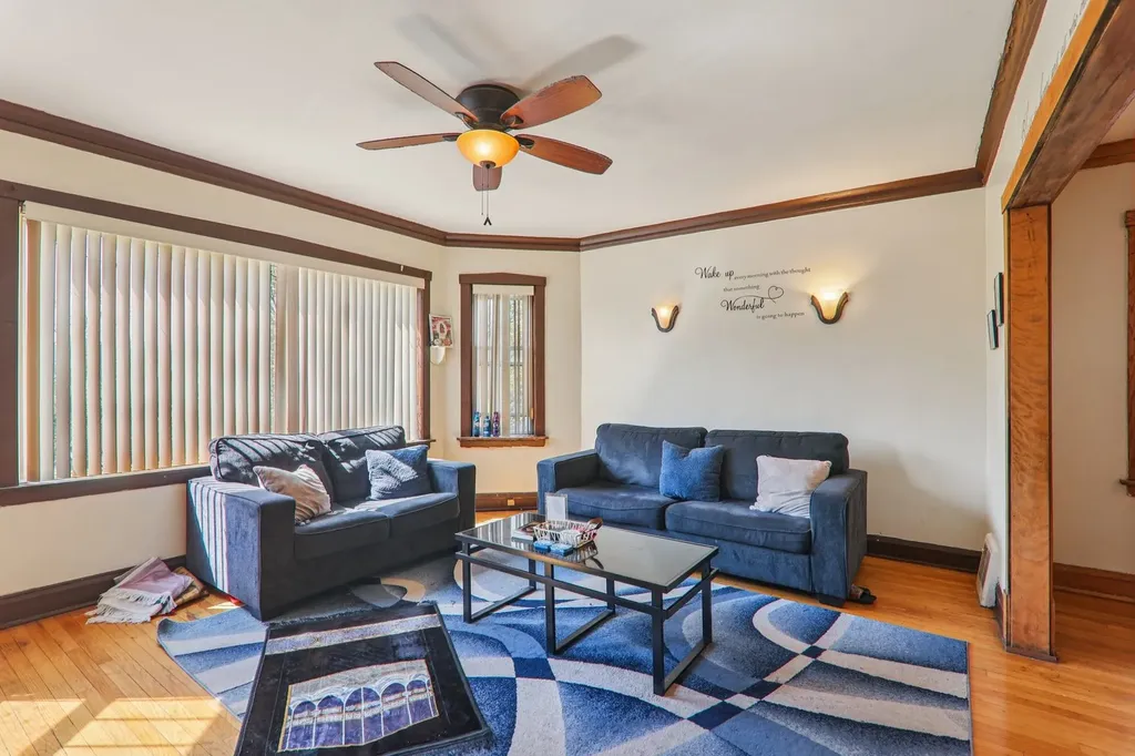 1226 West 77th Street Chicago IL 60620