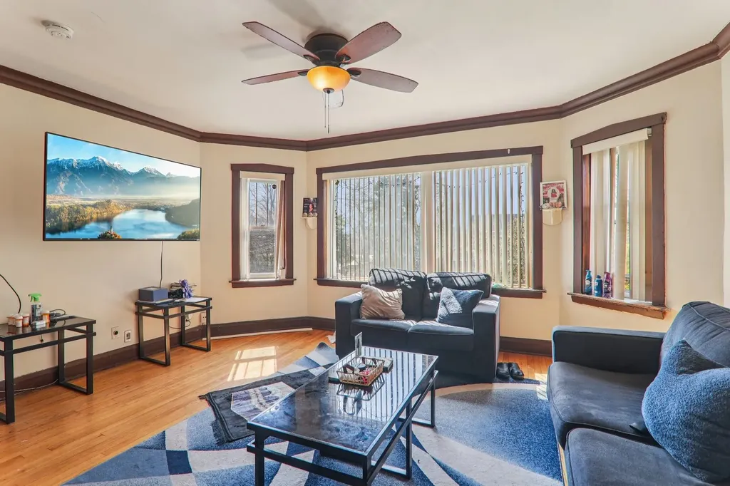 1226 West 77th Street Chicago IL 60620