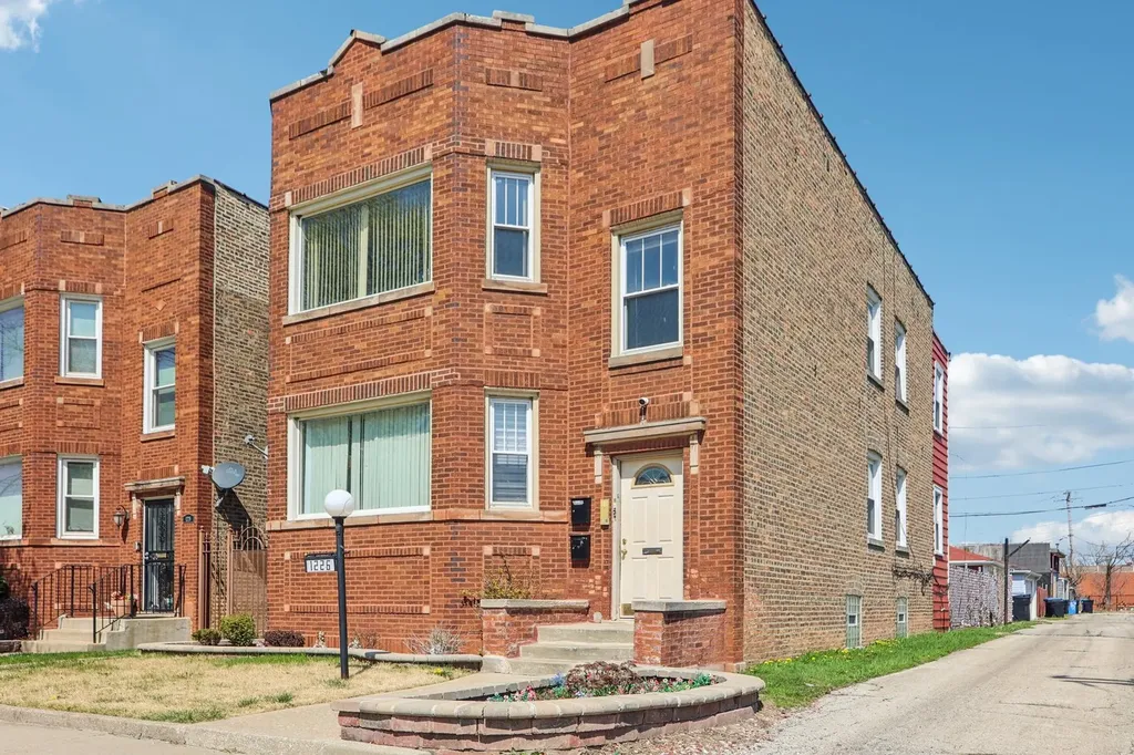 1226 West 77th Street Chicago IL 60620
